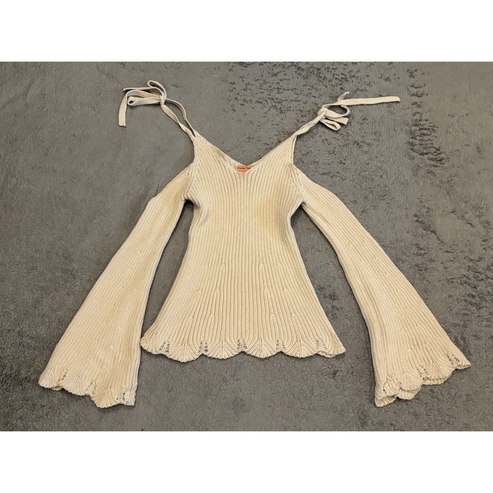 Flying Tomato Cold Shoulder Knit Sweater Women's Medium Cream Cropped Ribbed